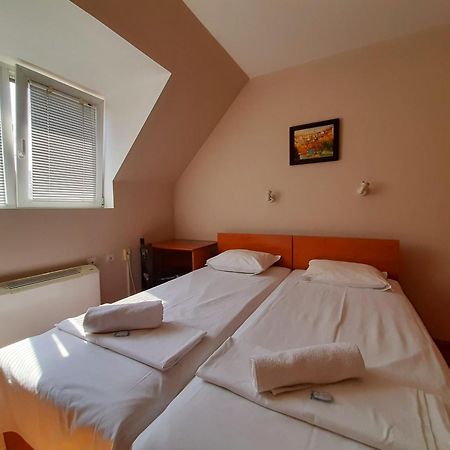 Guest House Diel Veliko Tarnovo Quarto foto